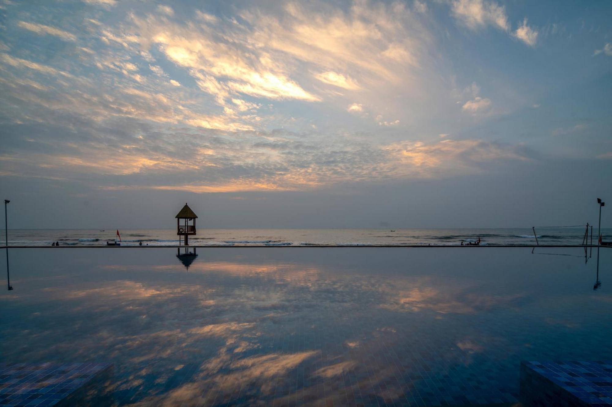 Howard Johnson Sandalwoods Resort Huizhou Huidong Екстериор снимка