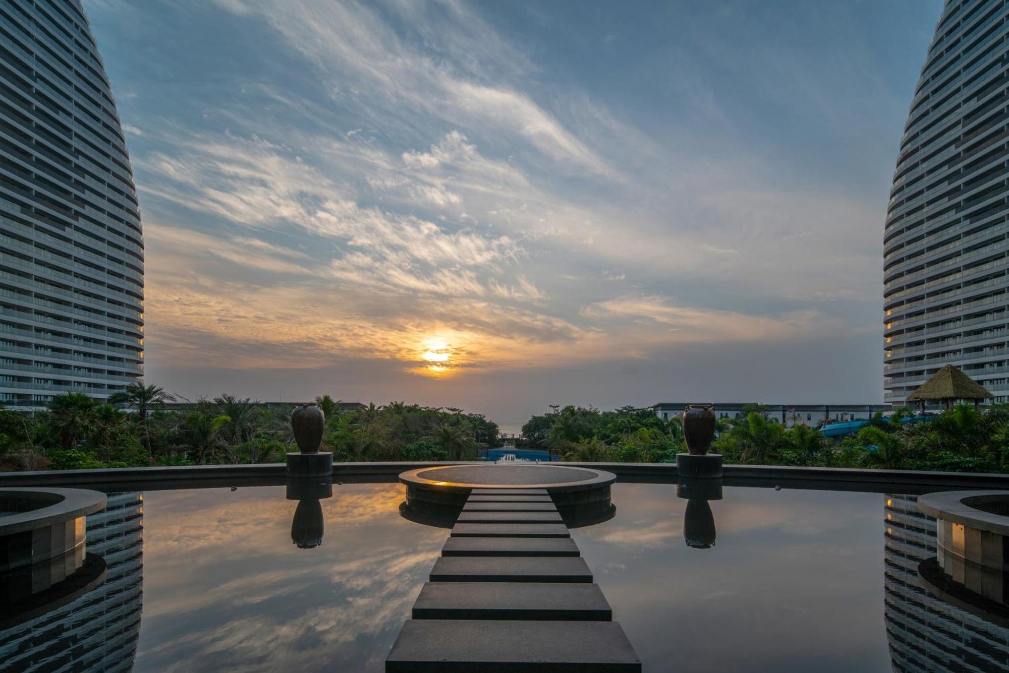 Howard Johnson Sandalwoods Resort Huizhou Huidong Екстериор снимка